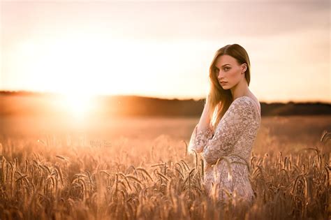 The Story Behind These Simple And Stunning Natural Light Portraits