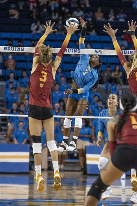 Gallery Ucla Womens Volleyball Trumps Usc In Conference Opener