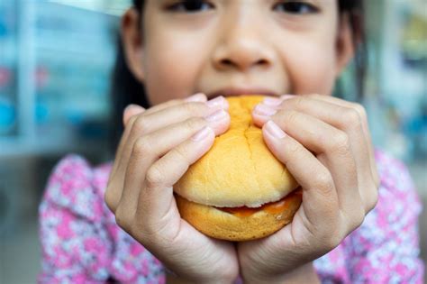 Kenikmatan berbaur keseronokan makan di. Kesan Makanan Tak Sihat Biasanya Lepas 10-15 Tahun, Kalau ...