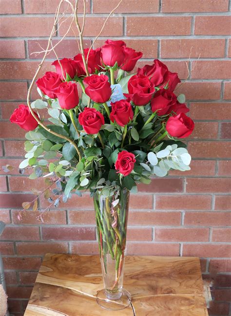 18 Long Stem Red Roses 80cm In Venice Fl Venetian Flowers