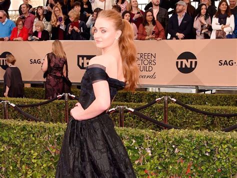 Sophie Turner Says She Started Therapy Amid Pressure To Lose Weight