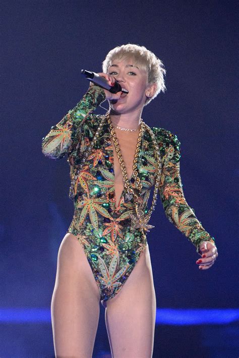 Miley Cyrus Bangerz Tour In Rosemont Gotceleb