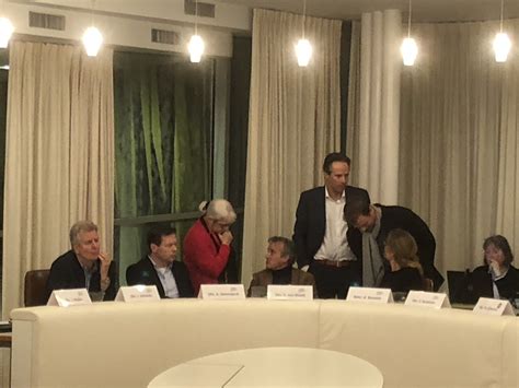 Einen vorgang beim gewichtheben einen umgangssprachlichen ausdruck für geschlechtsverkehr, siehe stenz im bauwesen: ARENA: Als stemmen staken.. - Jacques Leurs