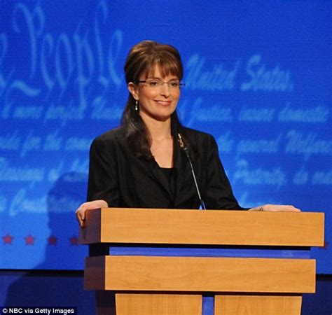 sarah palin puts on leggy display in daughter s dress for snl 40 daily mail online