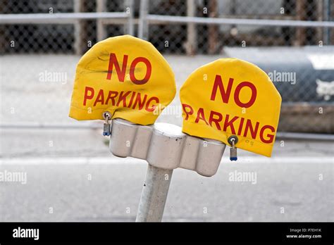 Kaputte Parkuhr Fotos Und Bildmaterial In Hoher Aufl Sung Alamy