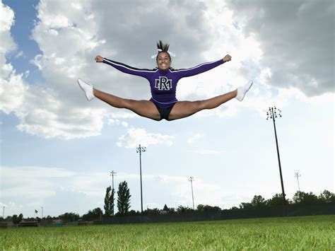 How Cheerleaders Can Perfect Their Toe Touches