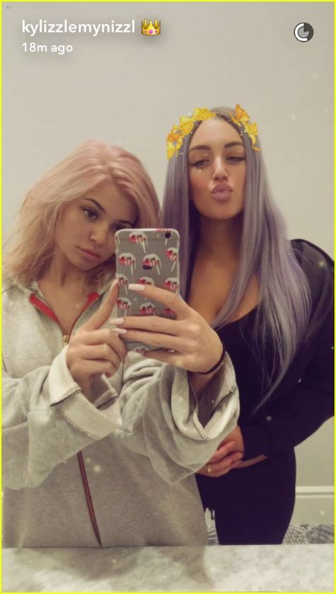 Kylie Jenner Shows Off New Rose Gold Hair Color Photo 3779560 Kylie