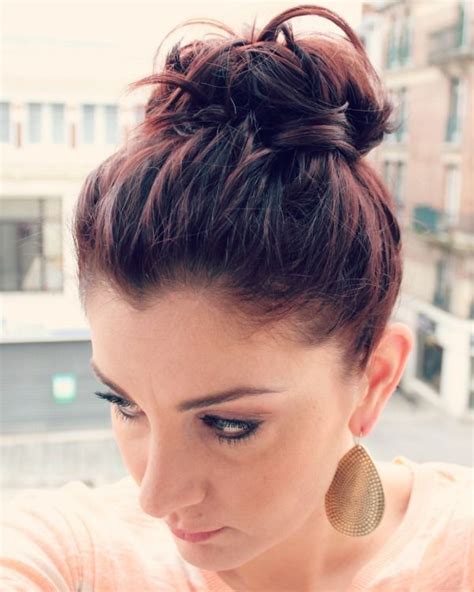 messy top knot for short hair ma nouvelle mode medium length hair styles short hair styles