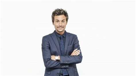 Cyril hanouna, enora, bertrand d8, émission français, funny, animateurs | see more about tpmp, bertrand chameroy and cyril hanouna. TPMP : Bertrand Chameroy ivre et sauvé par sa stagiaire dans une parodie