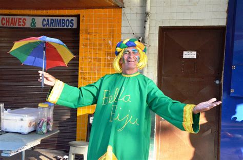 Fotos Banda Do Vai Quem Quer Anima Terceiro Dia De Carnaval Em Porto