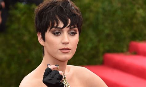 Katy Perry Poses Nude For Moschinos Fallwinter Campaign And Shows
