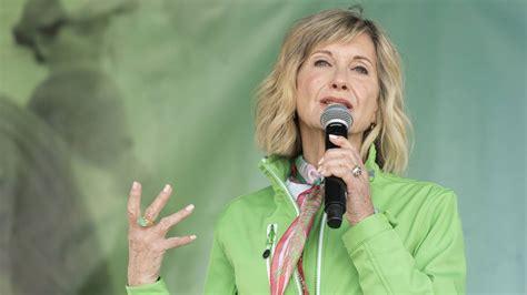 Olivia Newton John Cumple 70 Años En Plena Batalla Contra Su Tercer