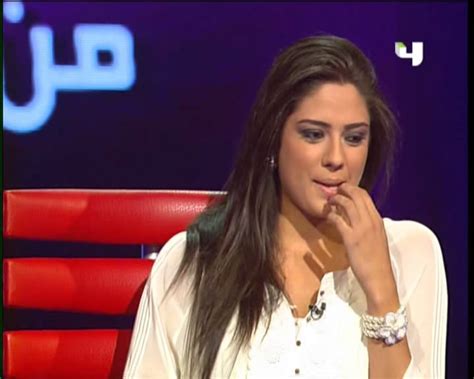 أبهرت محبيها بأعمالها الفنية في مجال الدراما إذ قدمت أدواراً شيقة ، متزوجة من المهندس اللبناني هادي أسمر وله منه. ملكة جمال لبنان نادين نجيم في "لحظة الحقيقة": أنا مادية ...