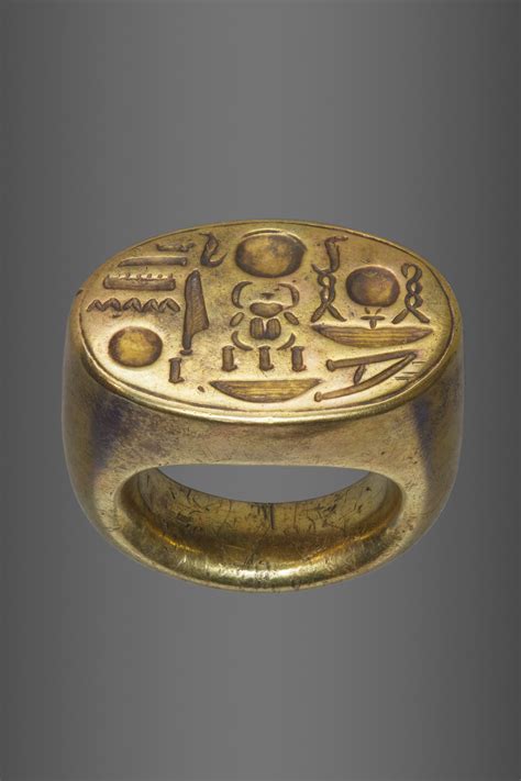 finger ring depicting king akhenaten and queen nefertiti as shu and tefnut artofit