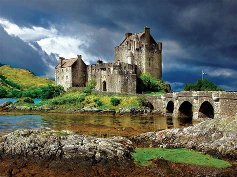 Although wilderness scotland holidays focus on taking people to scotland's most wild and beautiful places, we will often visit a scottish castle or. Eilean donan castle. Scotland. | Kasteel schotland ...