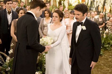 Edward And Bella S Wedding Twilight Wedding Twilight Wedding Scene Breaking Dawn Wedding Dress