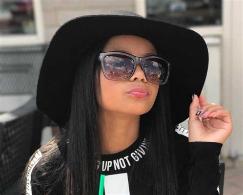 View past relationships, dating news, rumors, net worth, and full biography. Brooklyn Queen | Instagram Live Stream | 15 January 2020 ...