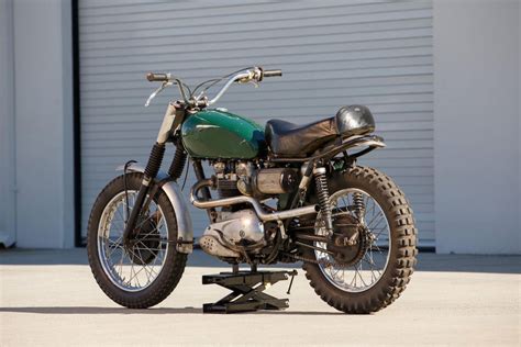 Build Your Own Triumph Desert Sled Like The King Of Cool Age Of Glory