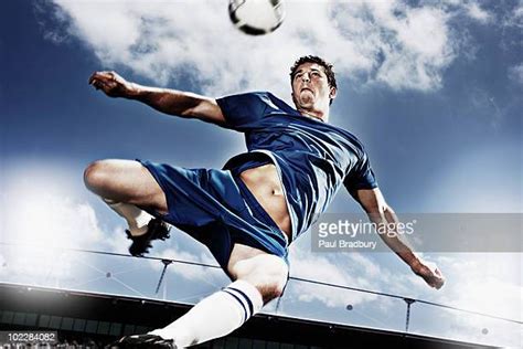 Soccer Player Kicking Football Stock Fotos Und Bilder Getty Images