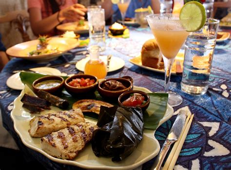 Mama's Knows Best | A Foodie Experience in Maui — Two Blue Passports