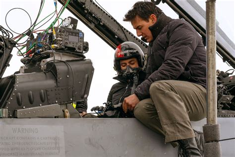 Go Behind The Scenes On Top Gun Maverick With This Outstanding