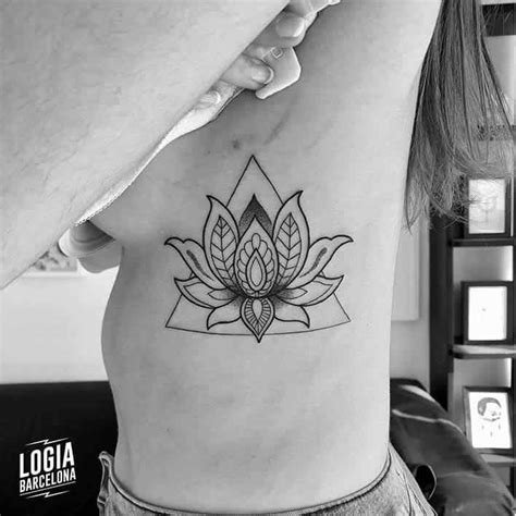 Torres make the number nine tattoos in the right arm. TATTOOIST - FERRAN TORRE | Logia Tattoo