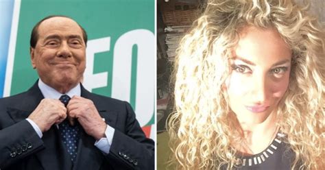 Silvio Berlusconi E La Compagna Marta Fascina Mano Nella Mano In Sardegna Paparazzati Sul Mega