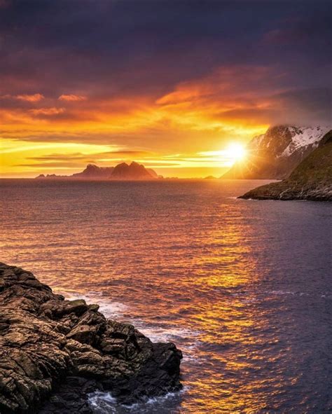 Sunset Was Seen In Lofoten Islands Norway In 2020 Beautiful Views