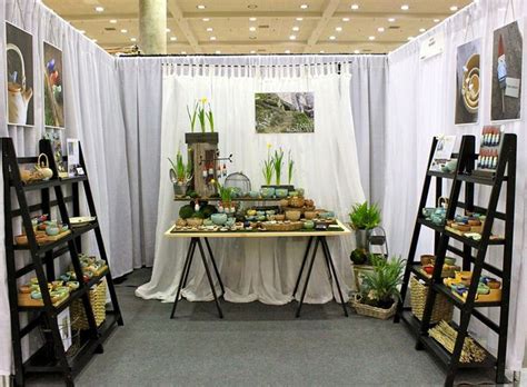 American Craft Council Display | Craft booth displays, Craft table
