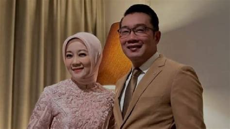 Ditanya Netizen Pak Kenapa Ibu Cinta Secantik Itu Ini Jawaban Lucu Ridwan Kamil