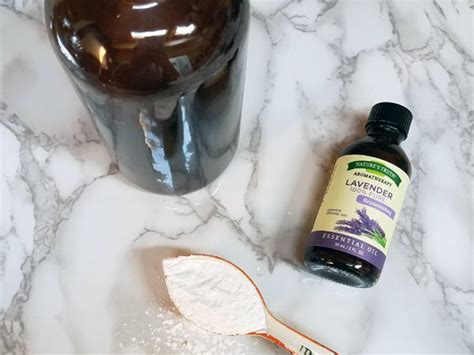 Dry shampoo is a spray or a powder containing natural ingredients. Spray DIY dry shampoo for dogs, all natural and nearly free