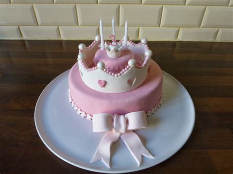 Target.com has been visited by 1m+ users in the past month Sweet designs by Gabriela: Princess crown cakes