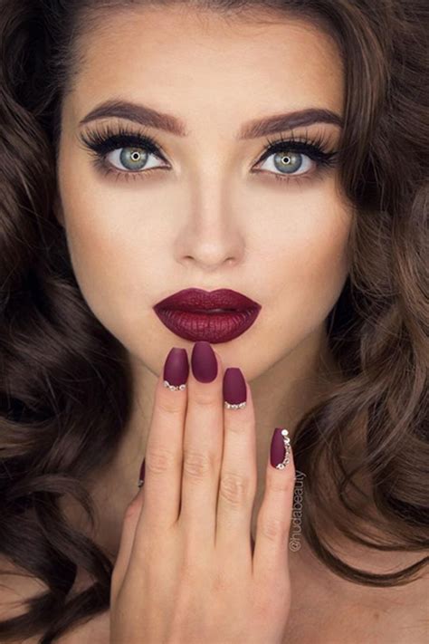 How Gorgeous Is This Dark Red Lip This Style Makeup Is Perfect For Any Fall Bride That Wants To