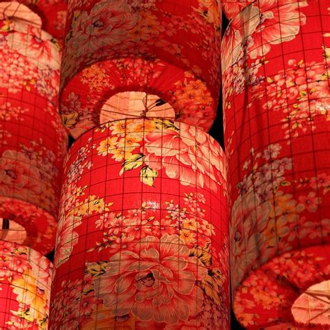 In china, the red packet is called yasui qian, which literally translates to suppressing ghosts money and is thought to give its recipients a safe and peaceful year. Chinese New Year Lantern Decoration in 2019 | Art ...
