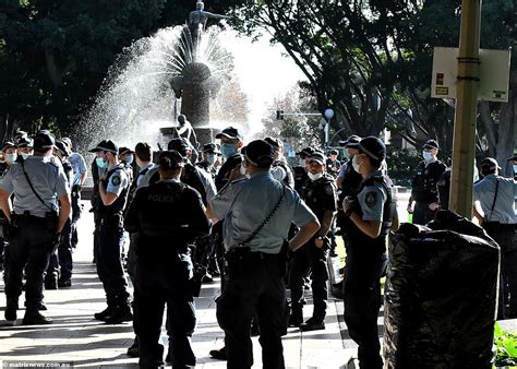 Nsw Cops Line Fifty Cars Up Along Sydney Streets To Stop Anti Lockdown