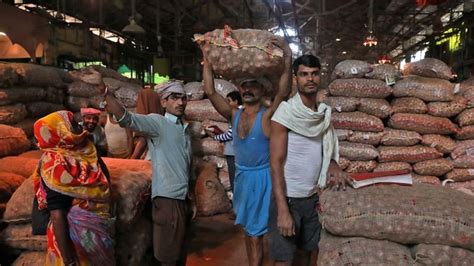 Wholesale Inflation Shoots Up To On Pricier Fuels Latest News India Hindustan Times