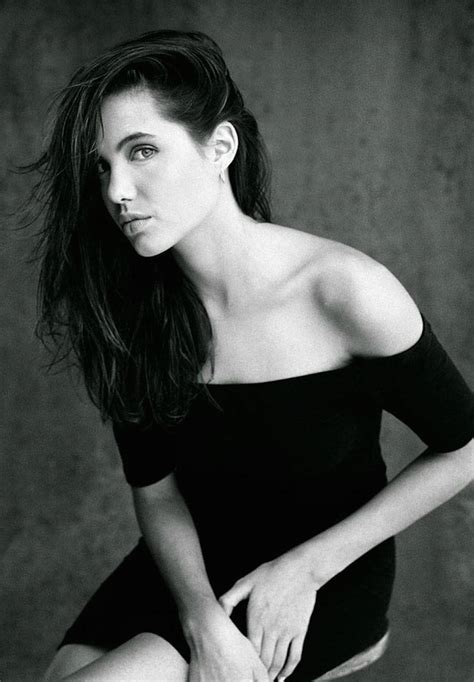 First Photoshoot Of Angelina Jolie When She Was 15 Years Old Fubiz Media