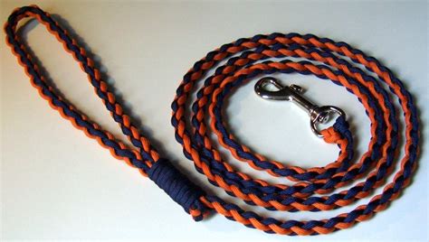 Adding a hitch at the end to lock it to the dog collar will gather all compliments from friends! How to make a paracord dog leash? - Going EverGreen