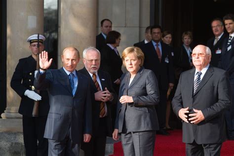 Michail gorbatschow is on facebook. Bild zu: Michail Gorbatschow kritisiert Wladimir Putin ...