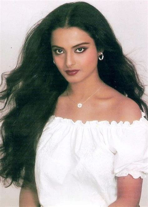 Pin By Arbab On 70s Gorgeous Of Bollywood ️ Rekha Actress Beautiful