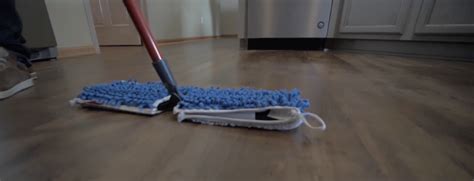 Be sure to use a less abrasive, natural cleaner like the diy. Cleaning Vinyl Flooring | How to Clean Laminate and Vinyl ...