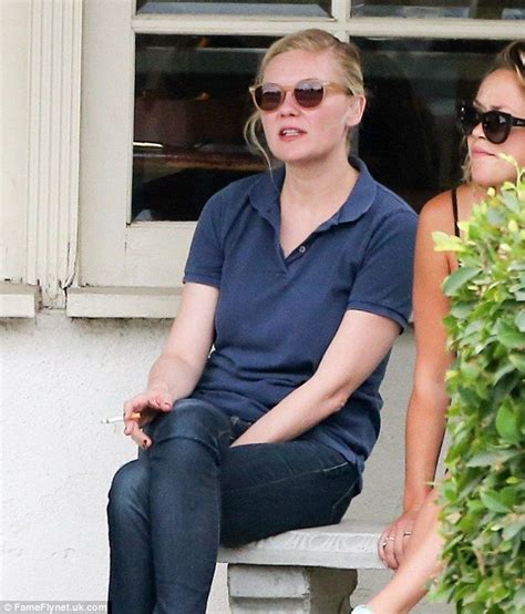 Kirsten Dunst And Fargo Co Star Jesse Plemons Cuddle Up In La Kirsten