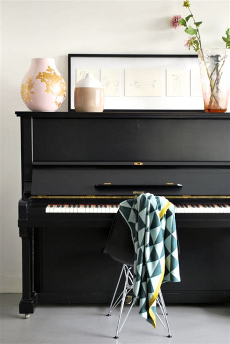 It's a unique problem, but no less worthy of attention than how to dress a gallery wall or what to do when your kitchen's too small. 15 Gorgeous Pianos that Suit Their Spaces - Design*Sponge