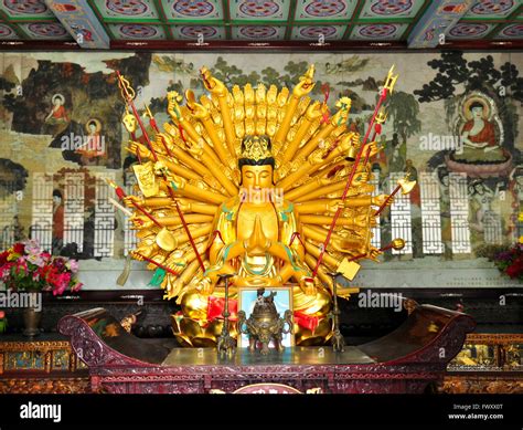 Thousand Hands Buddha Hi Res Stock Photography And Images Alamy