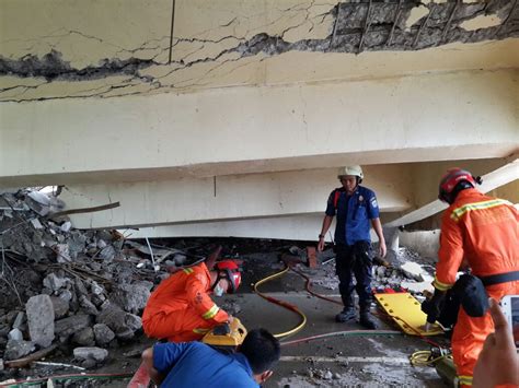 #glennfredly #musikindonesia #rip #beritapopuler#infotaiment #celebupdate #ambon#gewa #mutiaayu. Bekas Rumah Duka Heaven Roboh Saat Dibongkar : Okezone ...