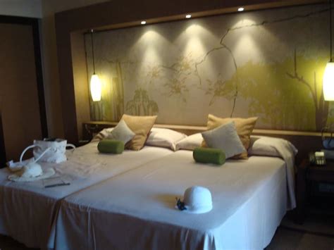 Xxxl beistelltisch auswahl tolle designs formen naturliche holzbeistelltische praktische tablett tische. "Das XXXL Bett" Barceló Tenerife (San Miguel de Abona ...