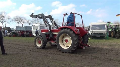 Traktoren im Einsatz - Oldtimer, Traktoren und Zugmaschinen auf dem