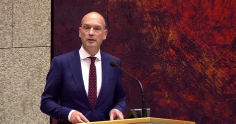 De partijen en internetplatforms hebben toezeggingen gedaan over vanwege het coronavirus worden bij de tweede kamerverkiezingen in maart 2021 maatregelen getroffen om de verkiezingen goed te laten verlopen. Tweede Kamer debatteert over rellen: Dit waren de bijdrages van de christelijke partijen - CIP.nl