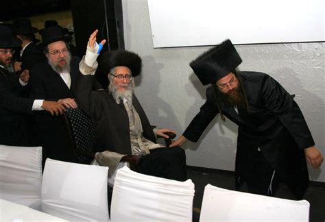 זאת במסגרת הסדר טיעון שבו הוא הודה בעובדות כתב האישום המתוקן. בעולמם של חרדים: מתרקמת עיסקה בין המשטרה ועורכי הדין של ...