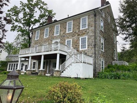 C 1824 Federal Stone Farmhouse For Sale In Stroudsburg Pennsylvania